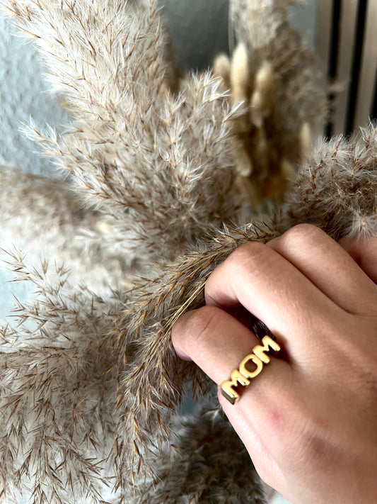 MOM ring
