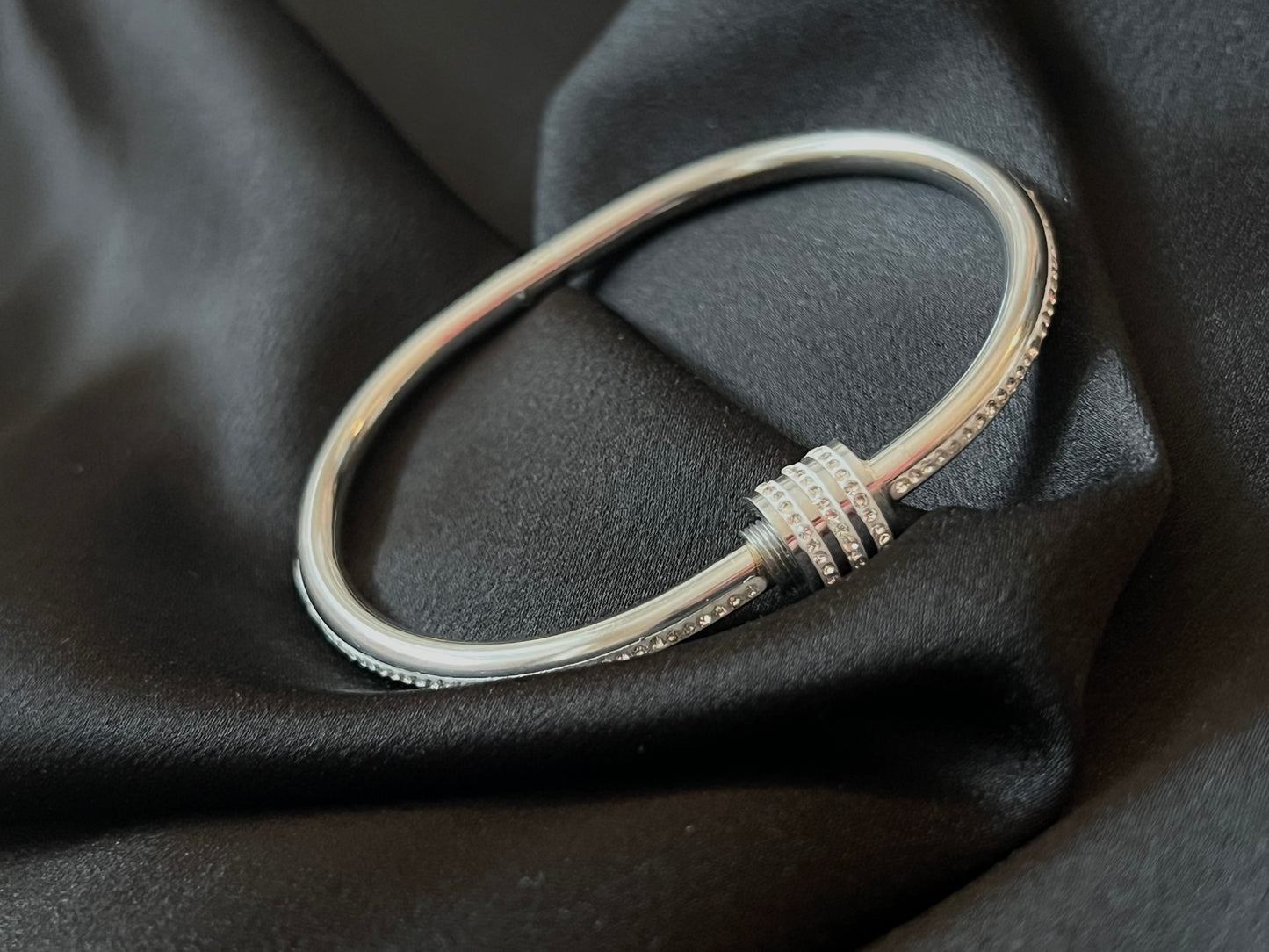 Armbånd af rustfrit stål