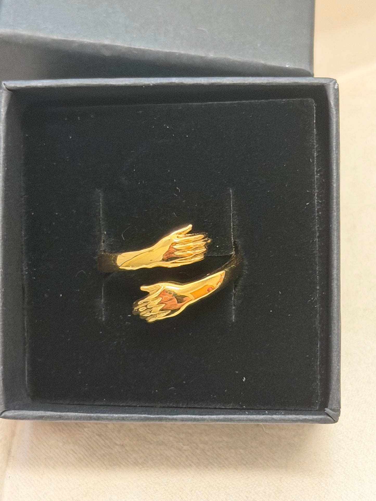 Hug me ring